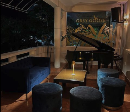 Piano Bar