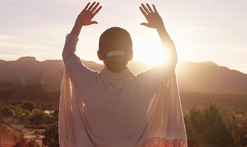 Estreno de Película "Love Heals" y Experiencia de Sanacion de Chakras