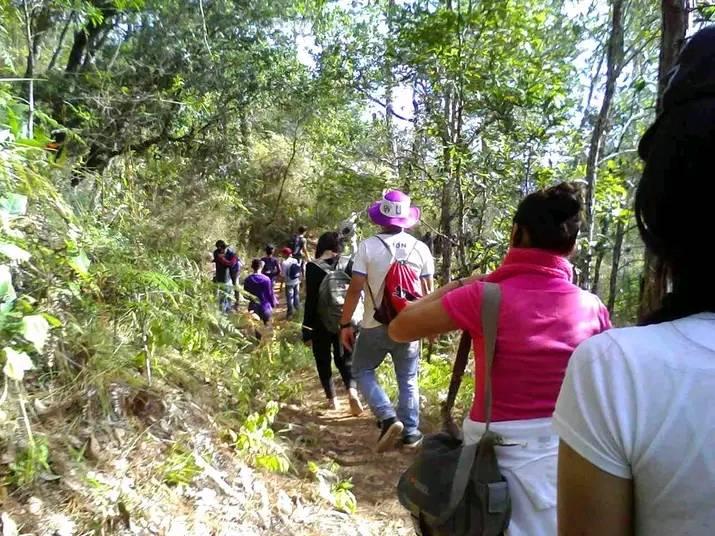 Caminata A La Montañan 
