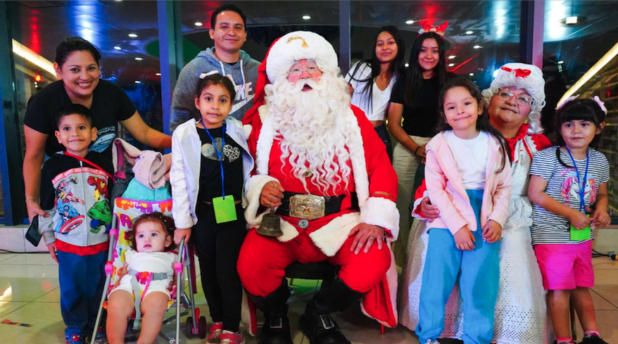 Una tarde mágica con Santa Claus en la Sala Braille