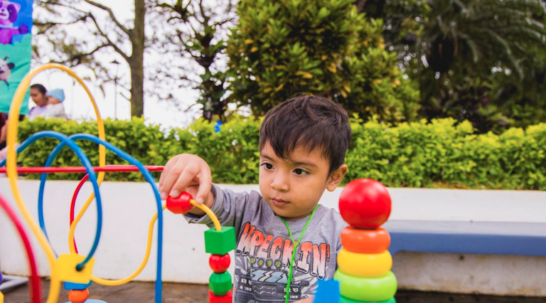 Taller: Aprendamos a jugar con Tangram